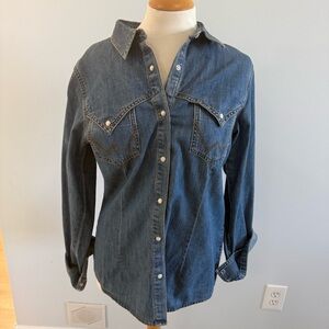 Wrangler Women’s Denim Western Shirt